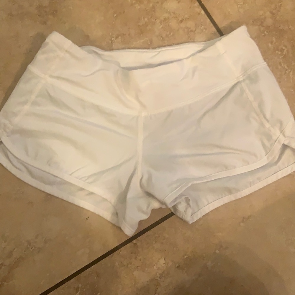 Lululemon 2.5 white shorts good condition
